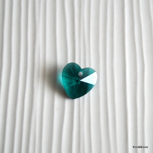 Brúsené srdiečko emerald, 1ks